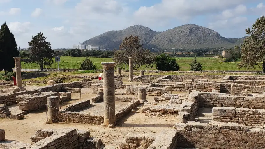 Ciudad romana de Pollentia Ciudad romana de Pollentia