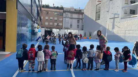 El nuevo colegio Herrero abre las puertas a sus 200 alumnos El nuevo colegio Herrero abre las puertas a sus 200 alumnos