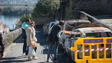 Incendio coches Tui, vecinos Incendio coches Tui, vecinos
