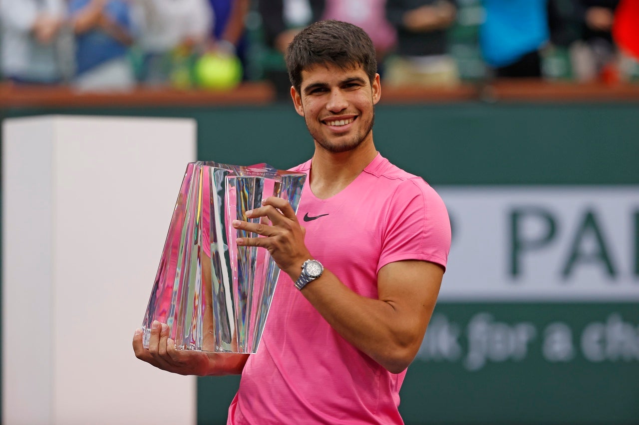 Alcaraz conquista Indian Wells tras vencer a Medvedev y vuelve al número uno Alcaraz conquista Indian Wells tras vencer a Medvedev y vuelve al número uno