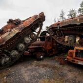 Un tanque ruso destrozado en un lugar de la región de Donetsk en una foto de archivo. 