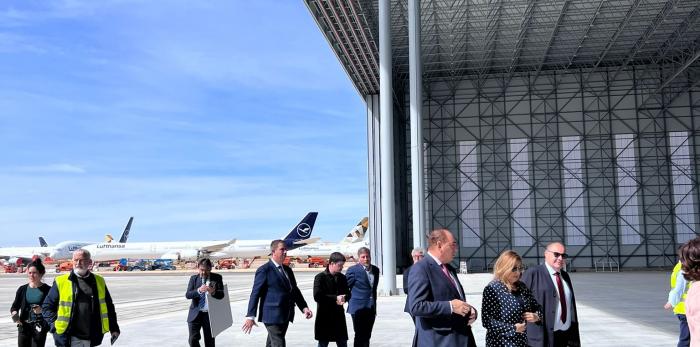 Inaugurado el hangar más grande de España Inaugurado el hangar más grande de España
