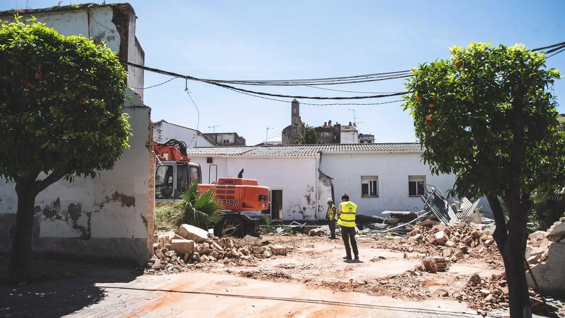 La aparición de restos arqueológicos paralizan dos meses la obra en el antiguo convento de las Concepcionistas de Mérida