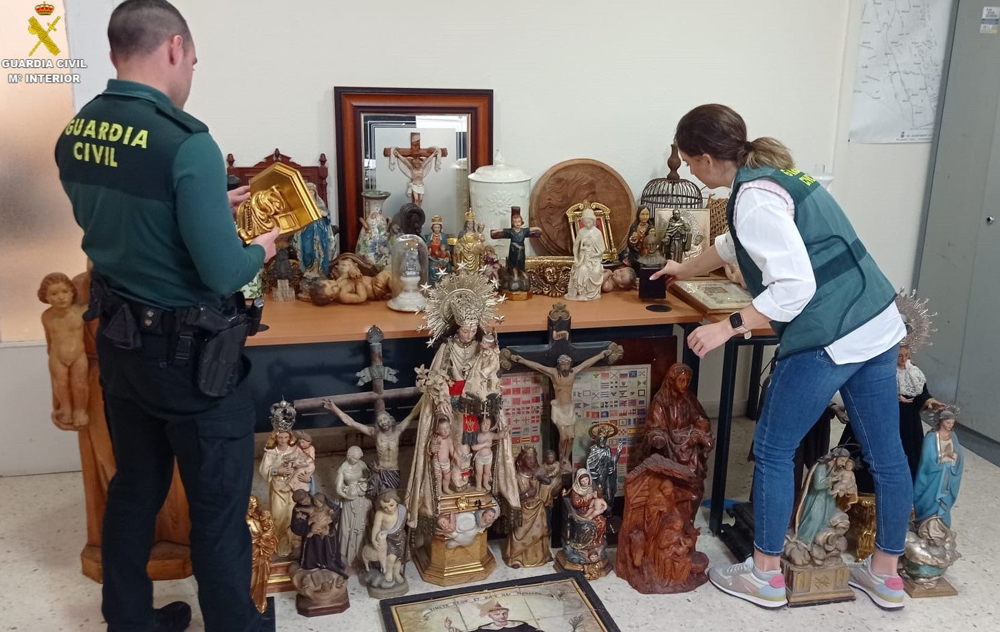 Hallados objetos religiosos por valor de 200 mil euros que habían sido robados en Cullera Hallados objetos religiosos por valor de 200 mil euros que habían sido robados en Cullera