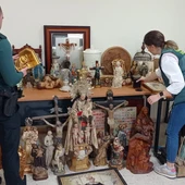 Hallados objetos religiosos por valor de 200 mil euros que habían sido robados en Cullera Hallados objetos religiosos por valor de 200 mil euros que habían sido robados en Cullera