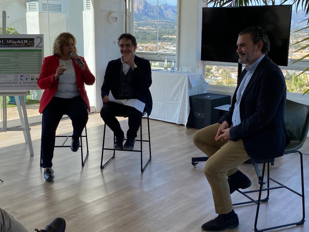 Colomer presenta a empresarios y asociaciones alfasinos el Plan de Sostenibilidad Turística Colomer presenta a empresarios y asociaciones alfasinos el Plan de Sostenibilidad Turística