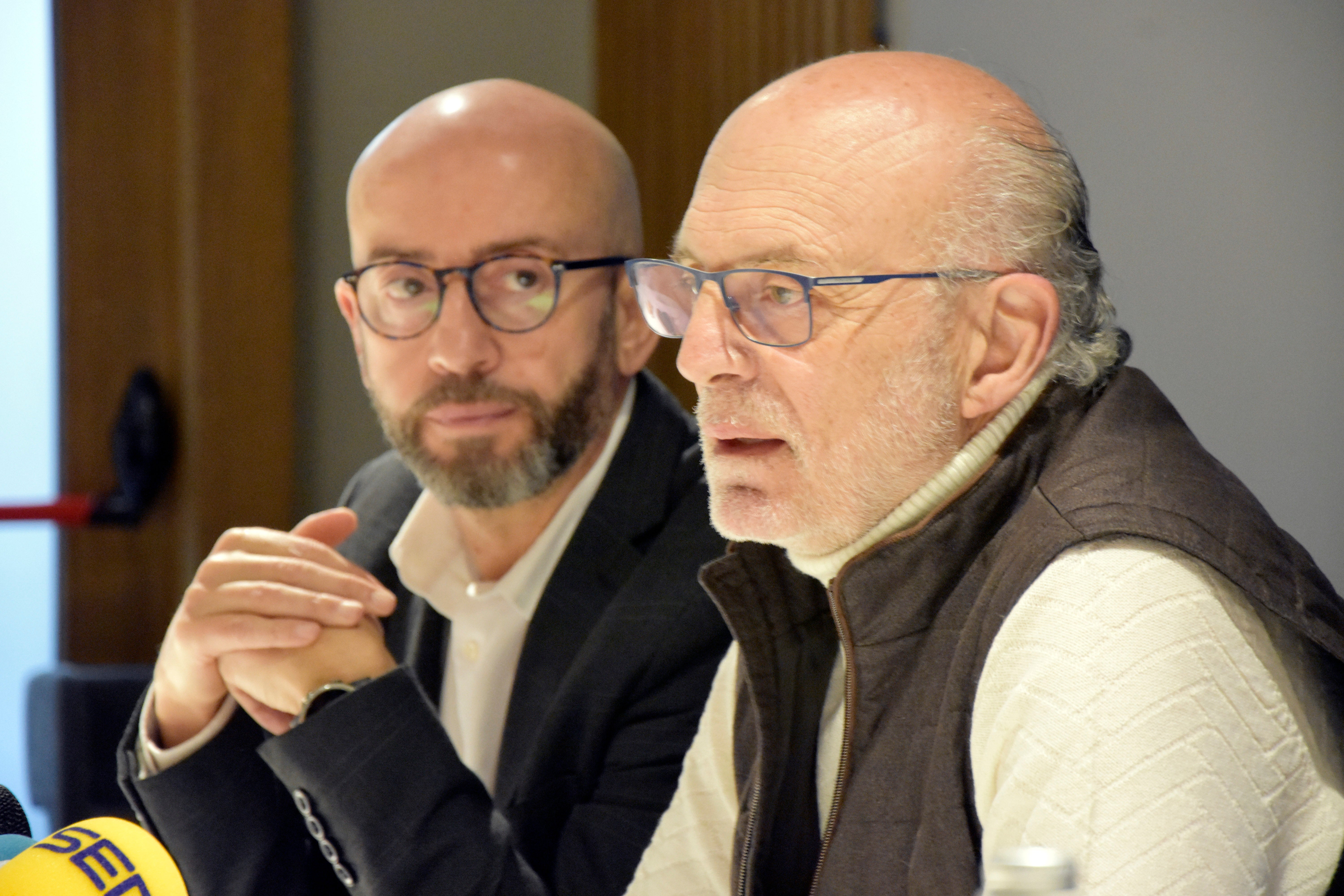 Manuel Cabezas: "Hoxe escenificamos a unión que porá fin á anomalía política que vive Ourense" Manuel Cabezas: "Hoxe escenificamos a unión que porá fin á anomalía política que vive Ourense"