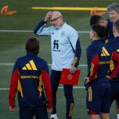 Luis De la Fuente dirige su primer entrenamiento de la Selección Española
