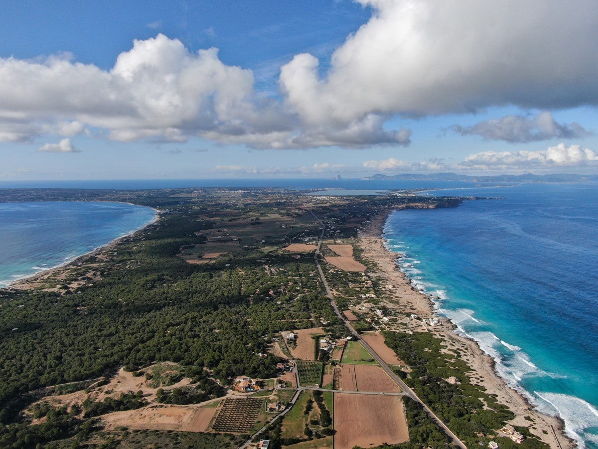 El Supremo anula el decreto que reformó el Reglamento General de Costas y estima el recurso de Formentera El Supremo anula el decreto que reformó el Reglamento General de Costas y estima el recurso de Formentera