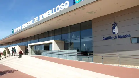 Los dos afectados por inhalación de humo fueron trasladados al Hospital de Tomelloso Los dos afectados por inhalación de humo fueron trasladados al Hospital de Tomelloso