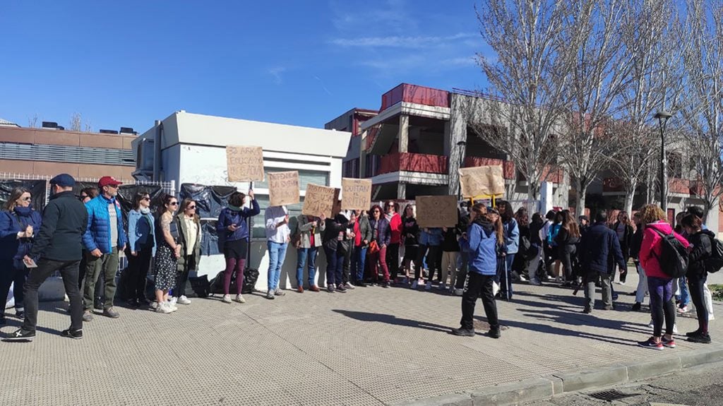 Preocupación por el futuro del IES Miguel de Molinos Preocupación por el futuro del IES Miguel de Molinos