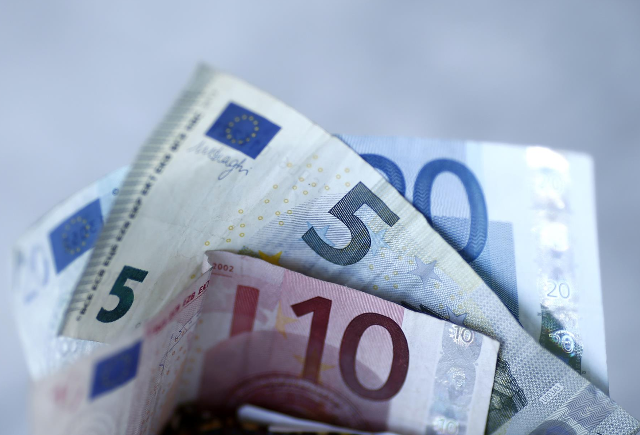 Estiman que el PIB crecerá en la región al 2,5 % por encima de la media nacional Estiman que el PIB crecerá en la región al 2,5 % por encima de la media nacional