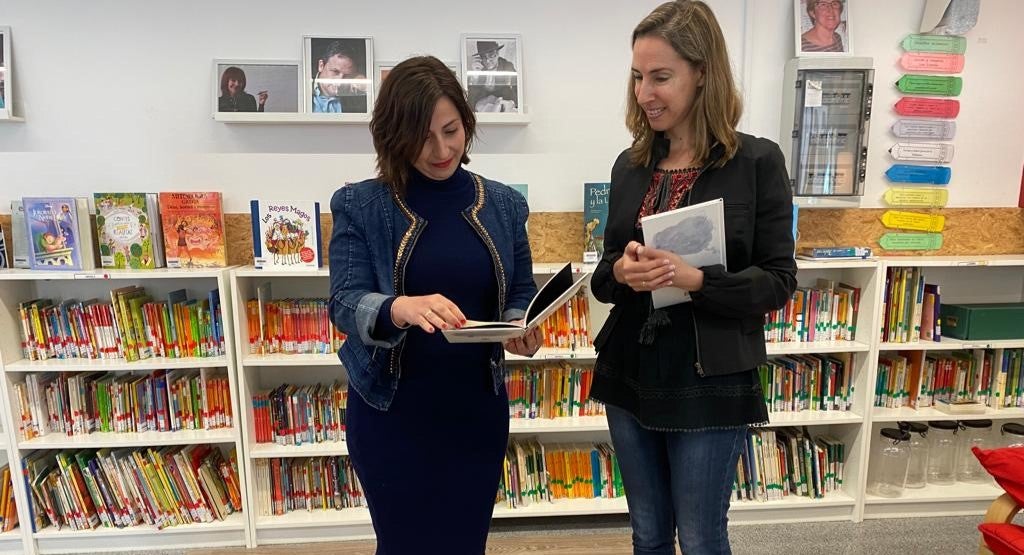 La argentina Fabiana Margolis recoge el XV Premio Internacional de Poesía para Niñas y Niños 'Ciudad de Orihuela' La argentina Fabiana Margolis recoge el XV Premio Internacional de Poesía para Niñas y Niños 'Ciudad de Orihuela'