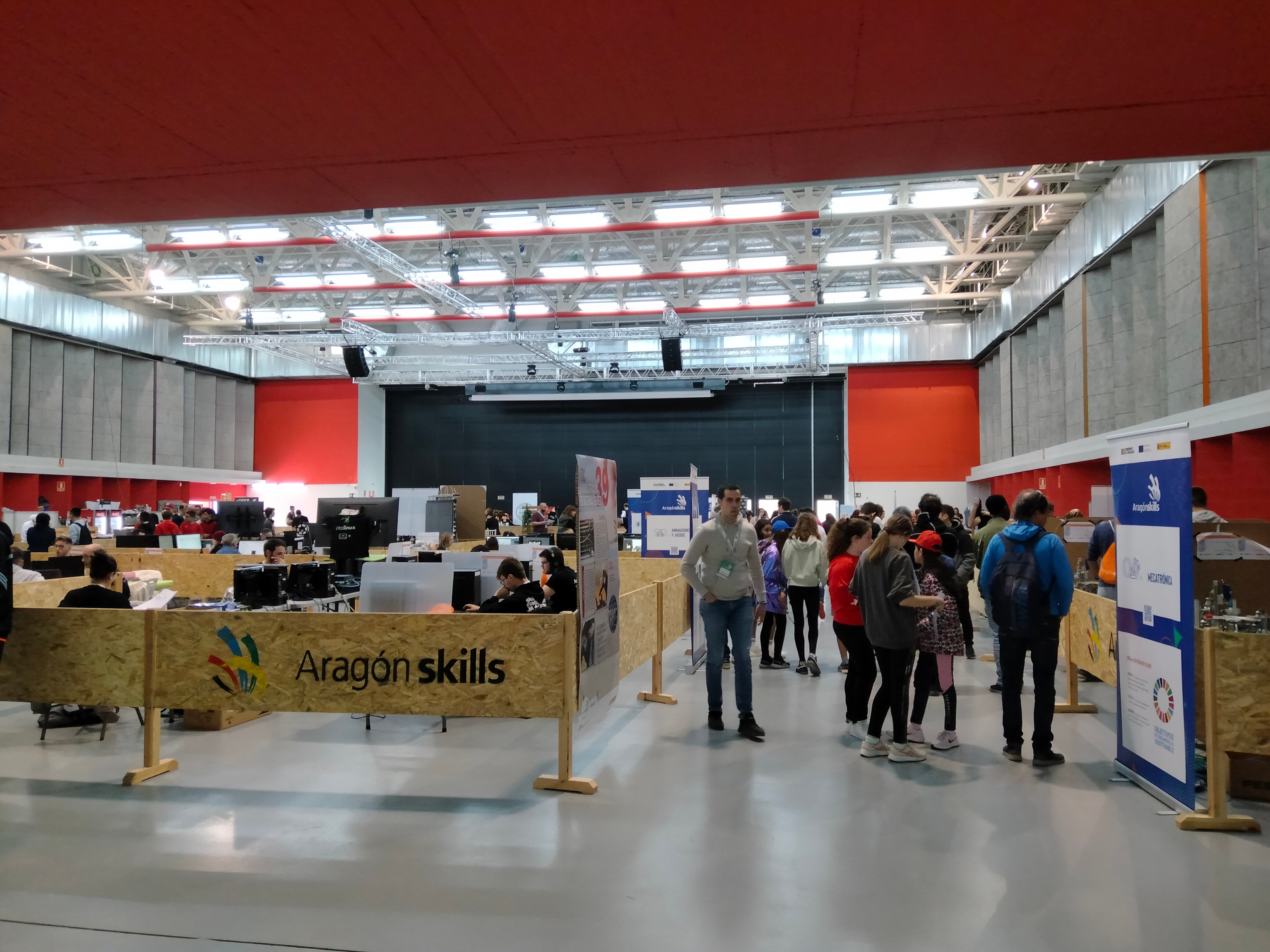 Unos 120 estudiantes han participado en la Aragón Skills Unos 120 estudiantes han participado en la Aragón Skills