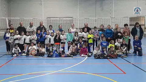 Jóvenes deportistas piloñeses en un torneo navideño Jóvenes deportistas piloñeses en un torneo navideño