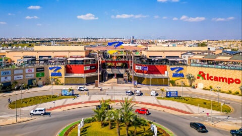 zenia boulevard