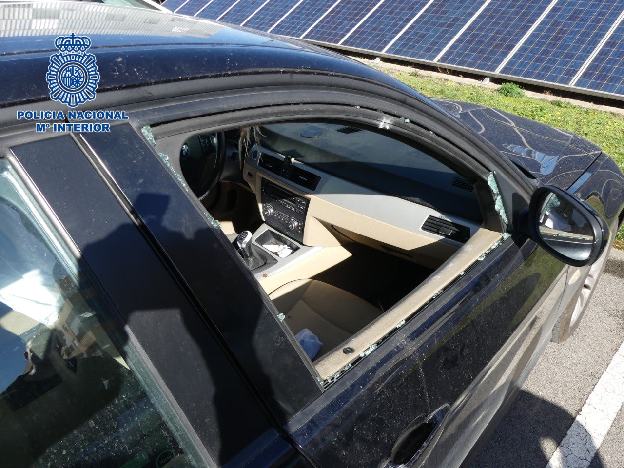 Robó, en dos días, en 10 coches aparcados en la calle Robó, en dos días, en 10 coches aparcados en la calle