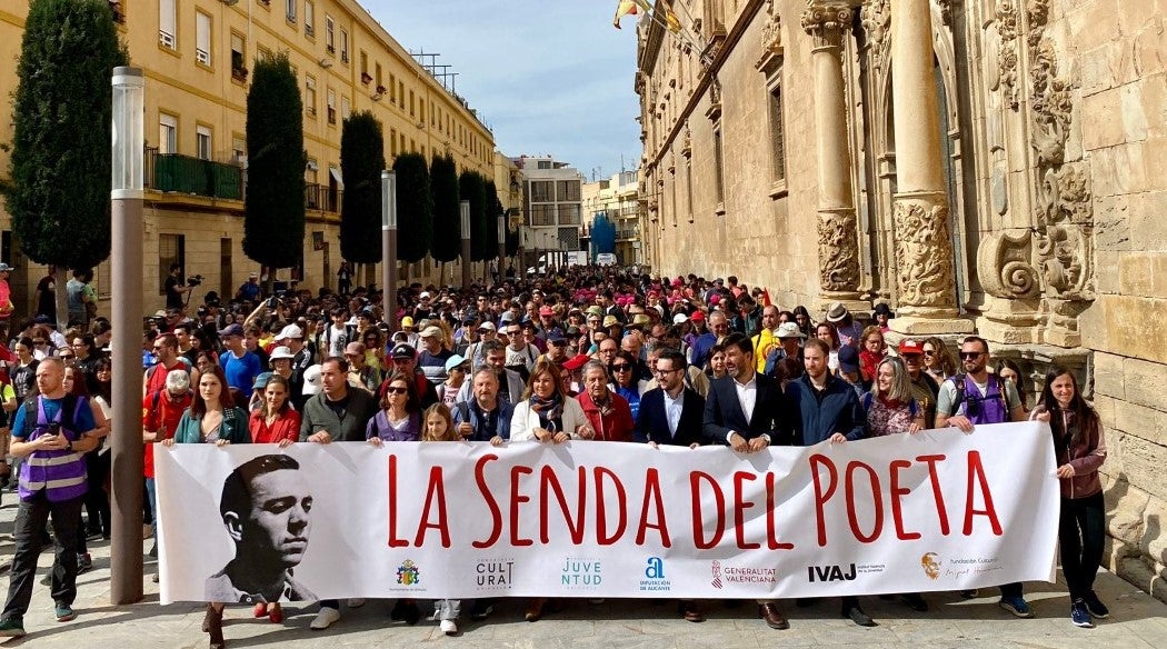 La senda en homenaje a Miguel Hernández recupera su recorrido presencial La senda en homenaje a Miguel Hernández recupera su recorrido presencial