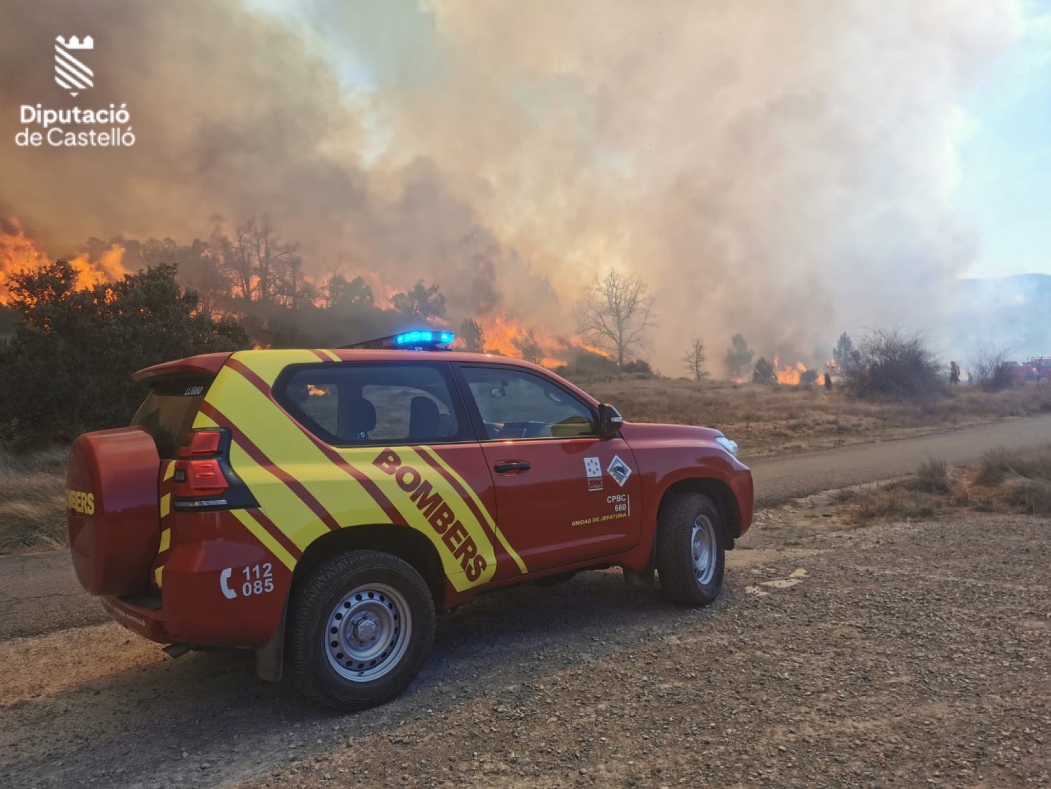 El viento de esta tarde dificultará la extinción del incendio y obligará a retirar medios aéreos El viento de esta tarde dificultará la extinción del incendio y obligará a retirar medios aéreos