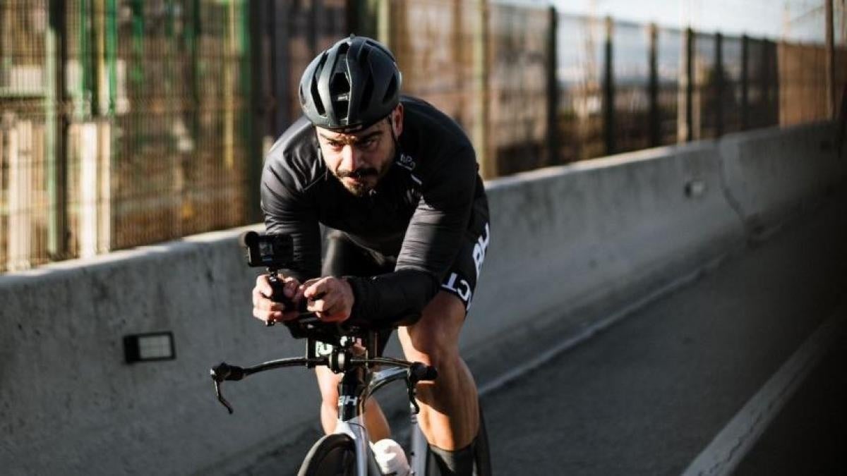 Valentí Sanjuán: "me hace tan feliz practicar deporte extremo como contarlo" Valentí Sanjuán: "me hace tan feliz practicar deporte extremo como contarlo"