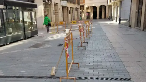 El Servicio Municipal de Obras de Palencia realiza más de 300 reparaciones en la vía pública en los últimos tres meses .
