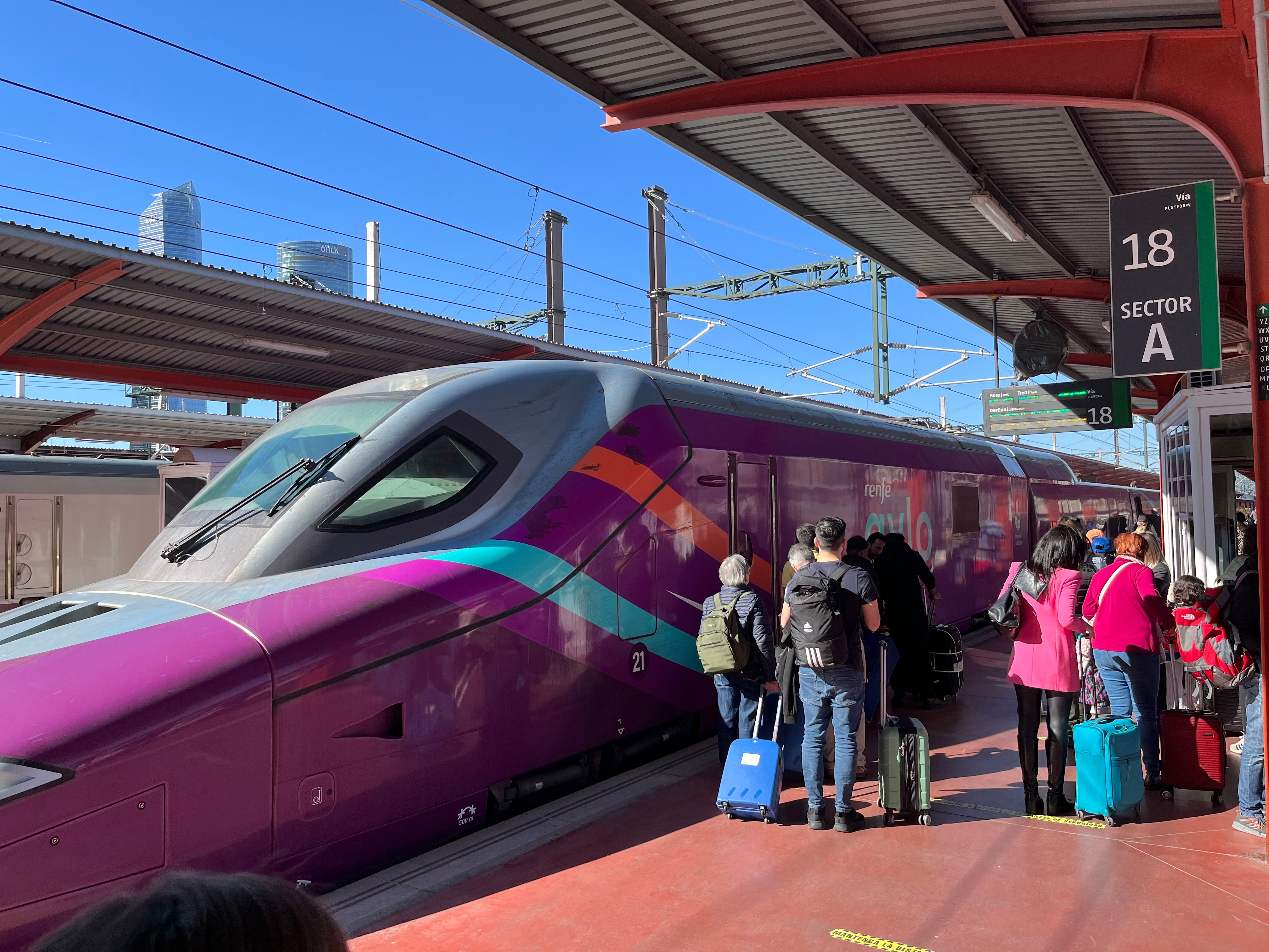 La línea AVLO Murcia-Madrid, tendrá parada en Albacete La línea AVLO Murcia-Madrid, tendrá parada en Albacete