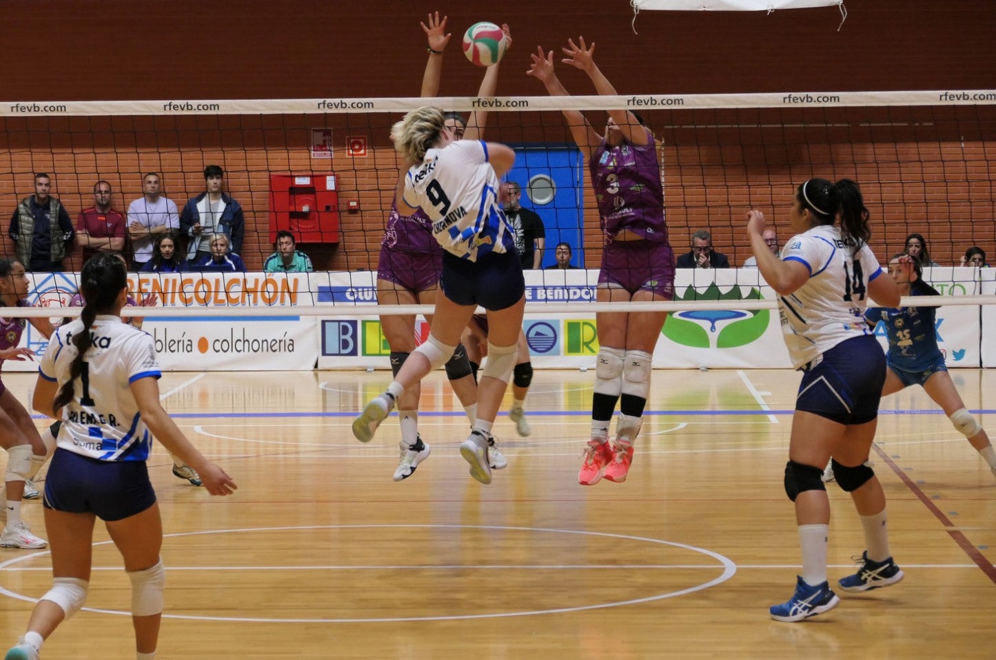 Las chicas del Aptur acceden al Play-Off de ascenso tras una importante victoria frente al Mairena Las chicas del Aptur acceden al Play-Off de ascenso tras una importante victoria frente al Mairena