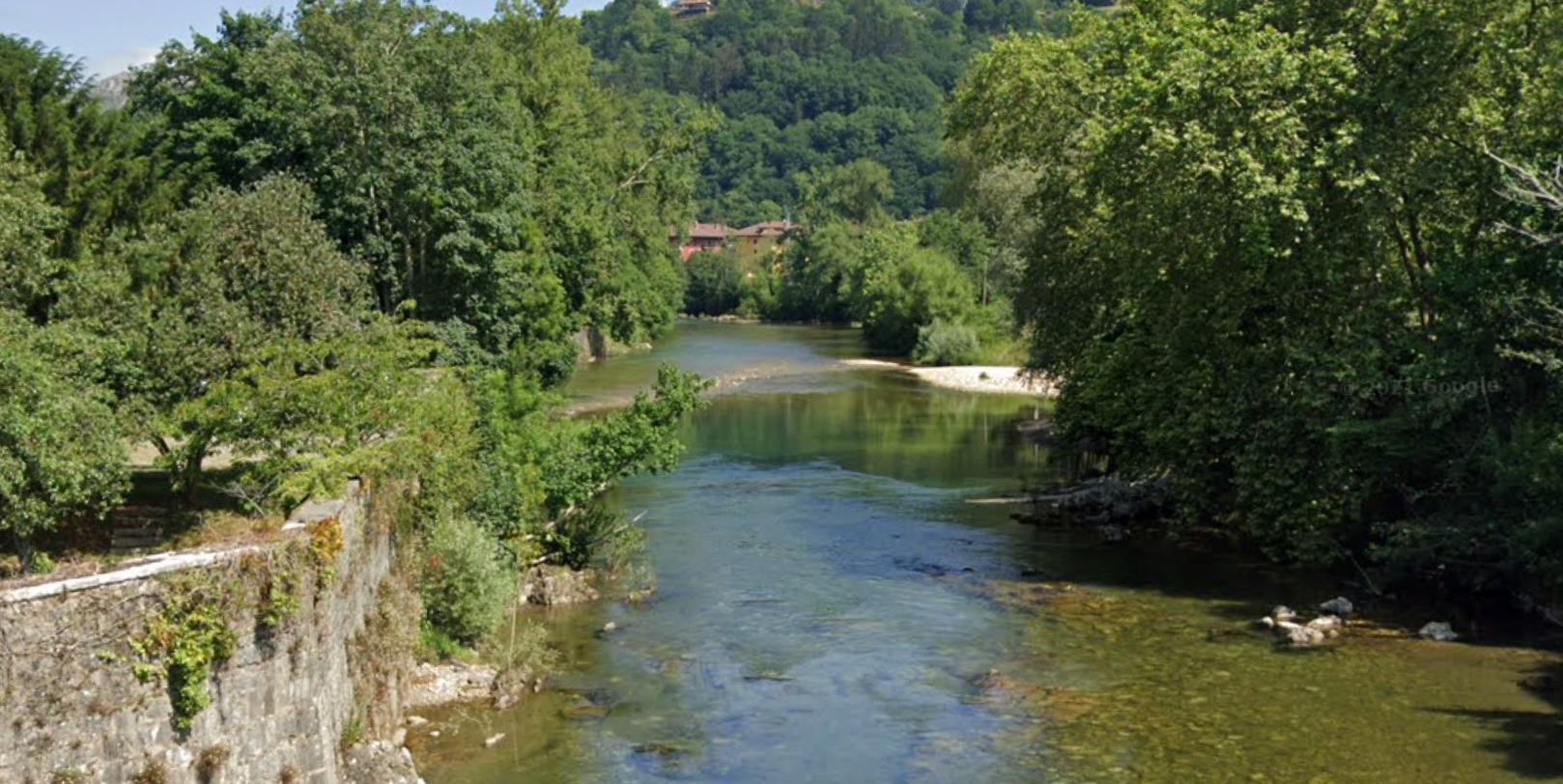 Movilizaciones en Cangas de Onís ante el comienzo de la temporada del salmón Movilizaciones en Cangas de Onís ante el comienzo de la temporada del salmón