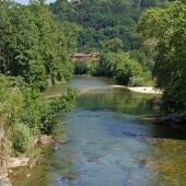 Río Sella en el entorno del Puente Romano de Cangas de Onís