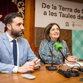 El alcalde de Sagunto, Darío Moreno, y la presidenta del Consell Agrari y concejal de Agricultura, Ana María Quesada, en la presentación de 'Sagunt: Terra i Taula' El alcalde de Sagunto, Darío Moreno, y la presidenta del Consell Agrari y concejal de Agricultura, Ana María Quesada, en la presentación de 'Sagunt: Terra i Taula'