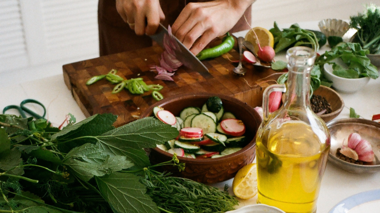 Alimentos ricos en vitamina K que previenen el envejecimiento y reducen la osteoporosis Alimentos ricos en vitamina K que previenen el envejecimiento y reducen la osteoporosis