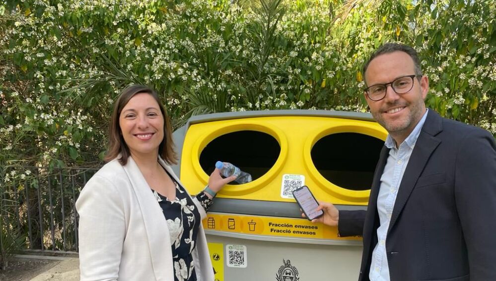 Elche se convierte en el primer municipio de la provincia en sumarse al programa ‘Reciclos’ de Ecoembres.