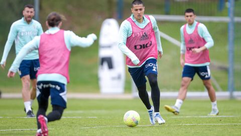 28-3-2023 Hugo Rama en el entrenamiento del Requex&oacute;n