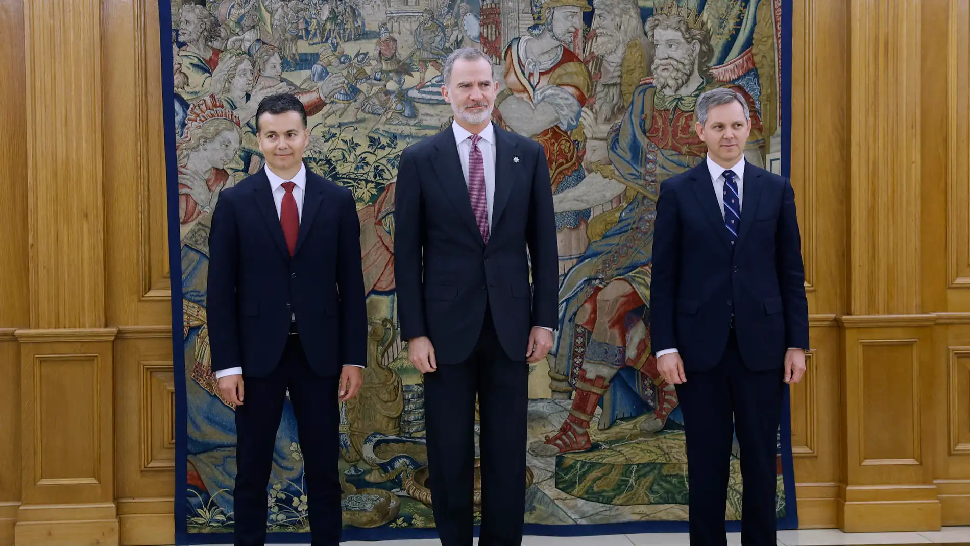 Héctor Gómez y José Manuel Miñones toman posesión como ministros ante Felipe VI
