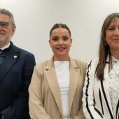 José Antonio Mayoral, Maru Díaz y Sira Repollés han presentado el grado.