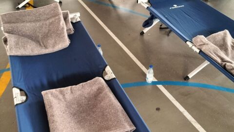 Albergue provisional en el polideportivo de Segorbe. 
