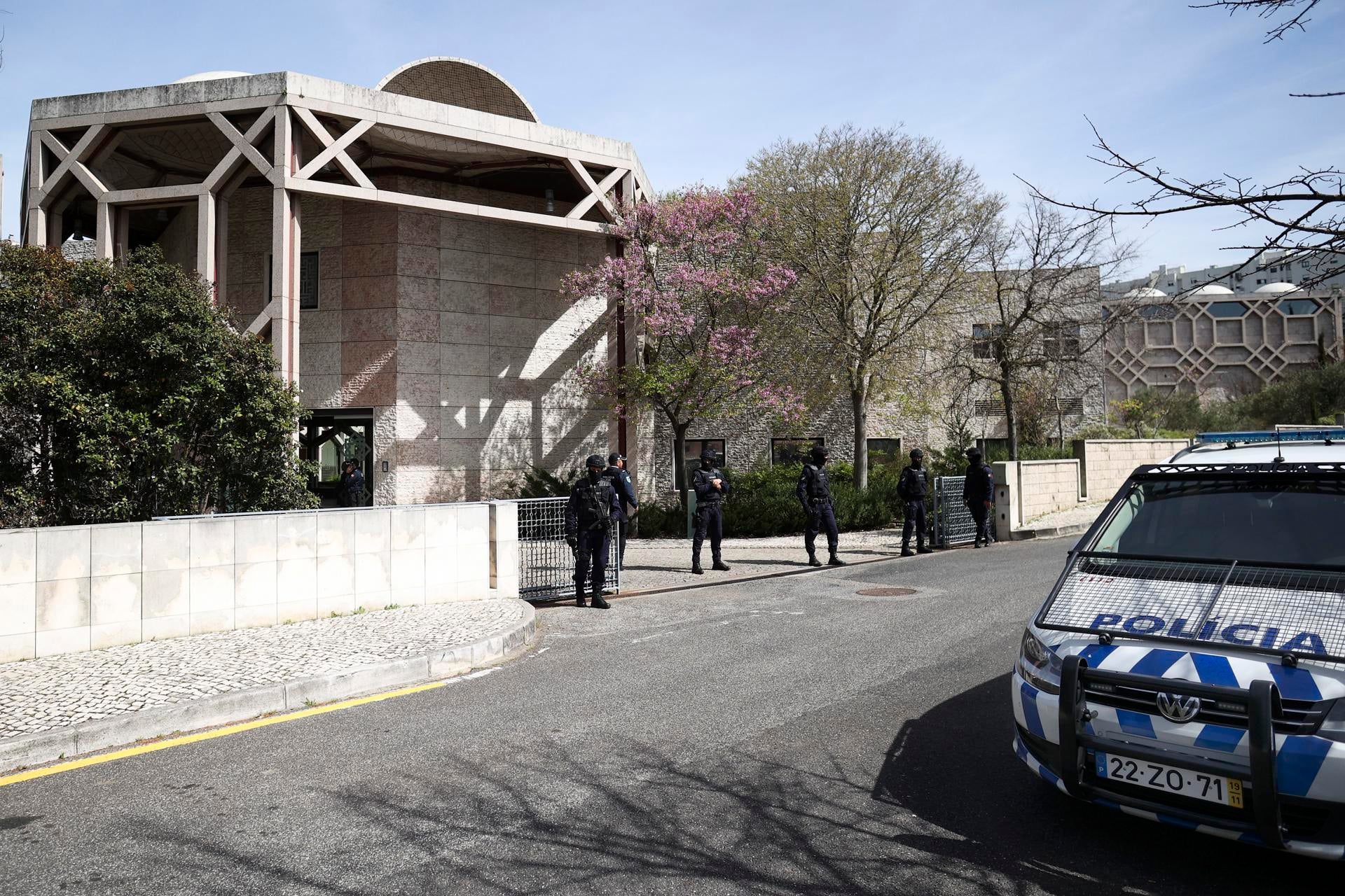 Al menos dos muertos y varios heridos en un ataque con arma blanca en un centro ismaelí en Lisboa Al menos dos muertos y varios heridos en un ataque con arma blanca en un centro ismaelí en Lisboa