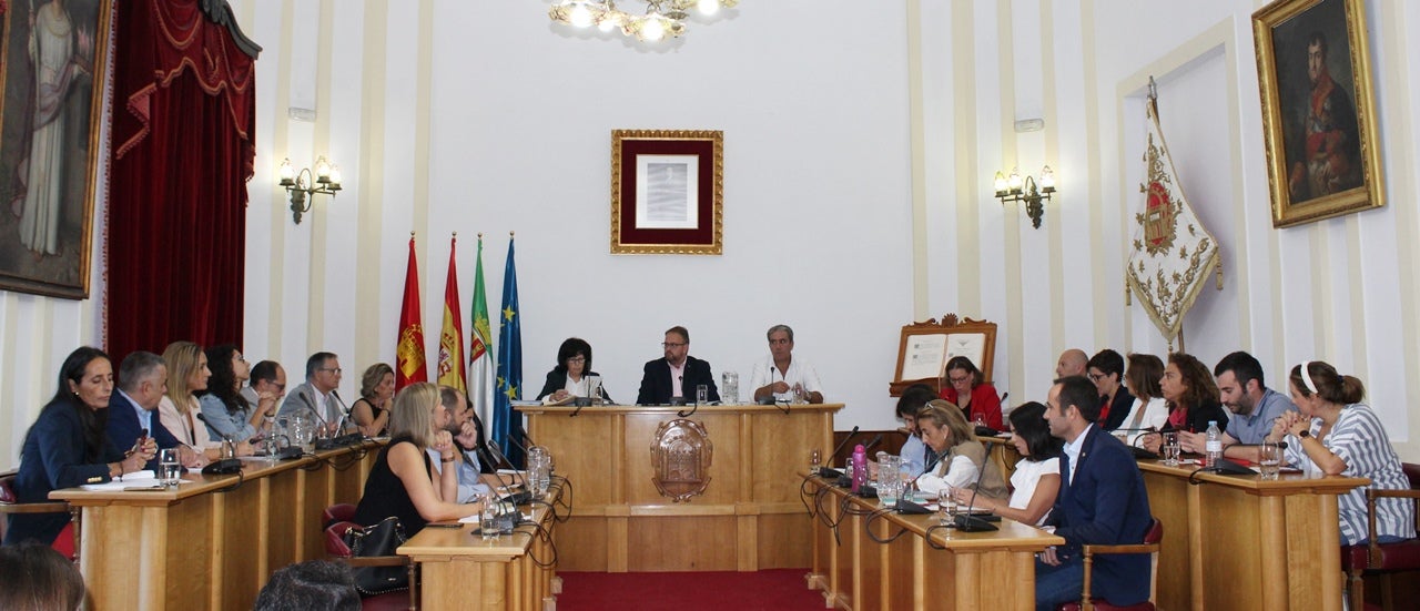 El PP denuncia que Osuna intenta evitar dar explicaciones en el Pleno de mañana al impedir la actividad de control de los grupos El PP denuncia que Osuna intenta evitar dar explicaciones en el Pleno de mañana al impedir la actividad de control de los grupos