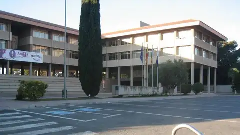 Detenido el expresidente de la asociación de padres de Maristas por estafar presuntamente más de 27.000 euros Detenido el expresidente de la asociación de padres de Maristas por estafar presuntamente más de 27.000 euros