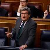  El ministro de Seguridad, Social, José Luis Escrivá interviene durante la sesión de control al Gobierno celebrada este miércoles en el Congreso de los Diputados en Madrid.