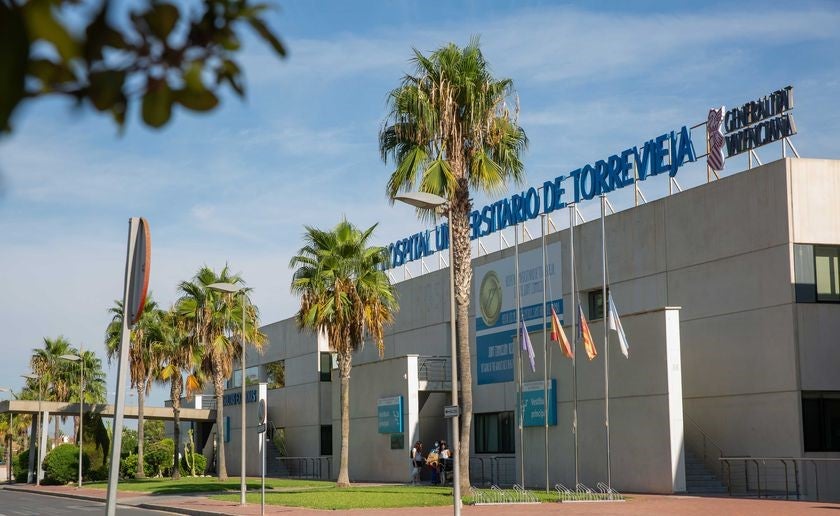 El servicio de urología del hospital universitario de Torrevieja consolida su plantilla El servicio de urología del hospital universitario de Torrevieja consolida su plantilla