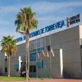 El servicio de urología del hospital universitario de Torrevieja consolida su plantilla 