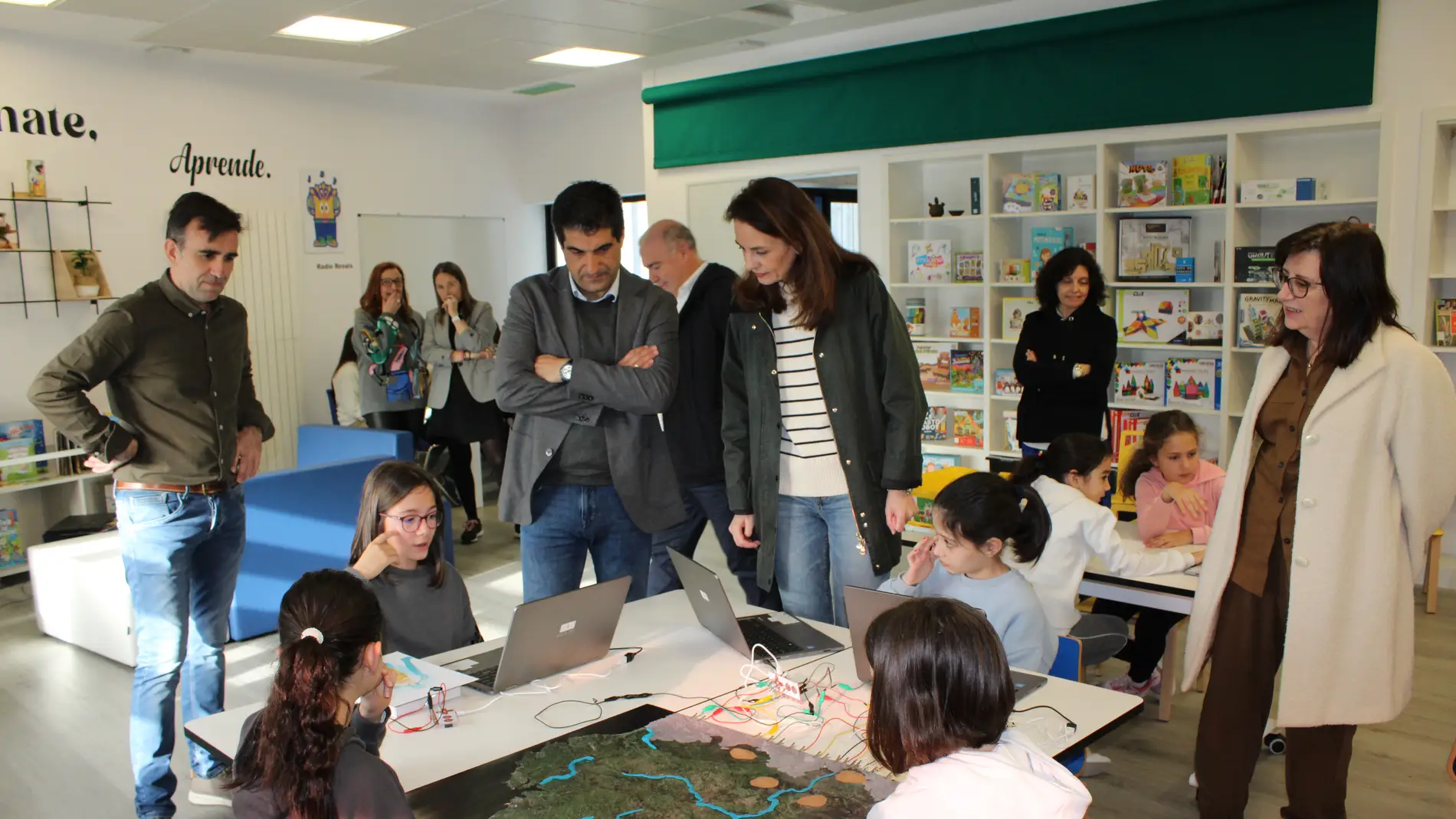 O colexio Amadeo Rodríguez inagura unha nova biblioteca