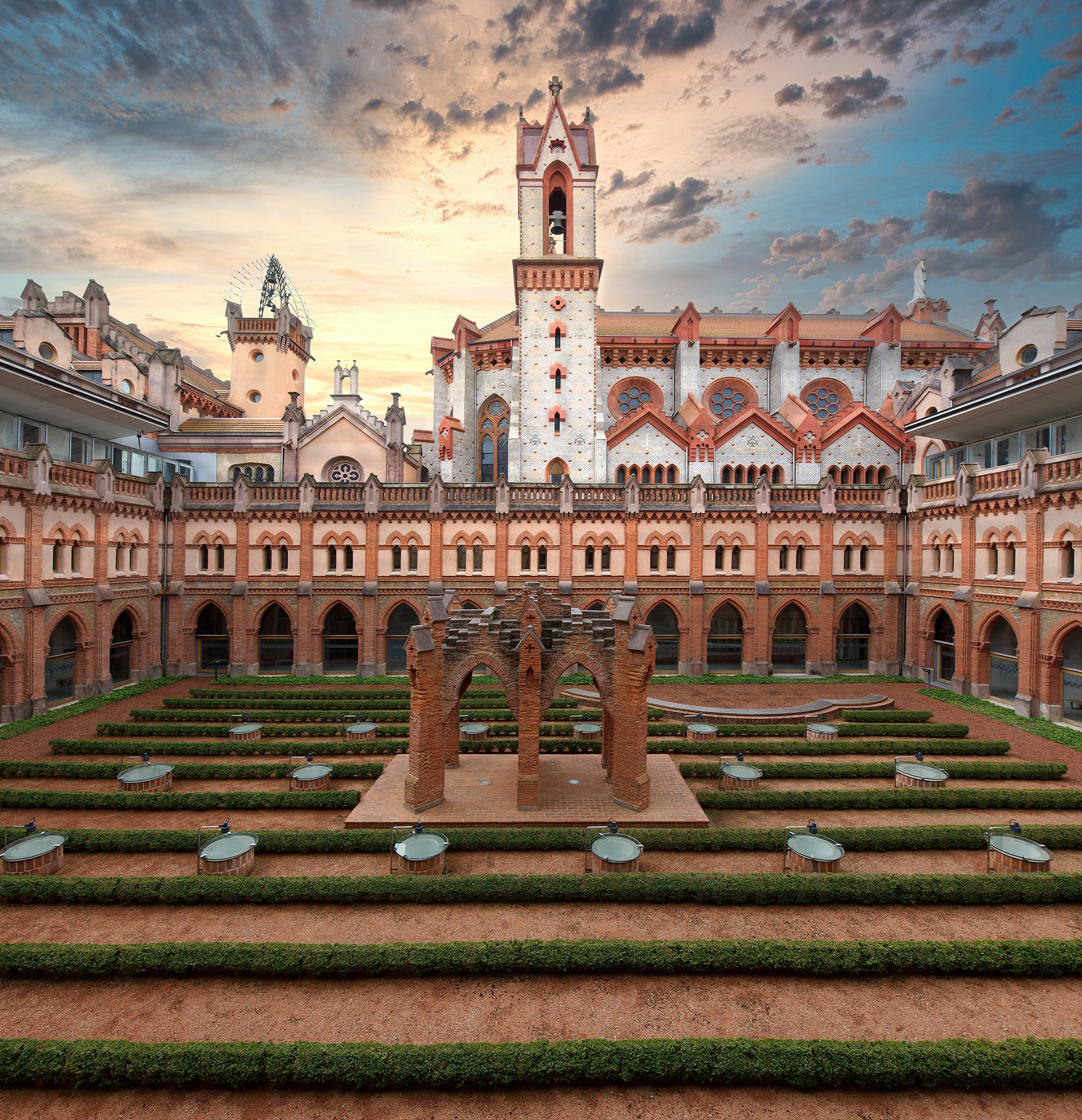 El Antiguo Seminario Mayor de Comillas abre sus puertas a la sociedad cántabra El Antiguo Seminario Mayor de Comillas abre sus puertas a la sociedad cántabra