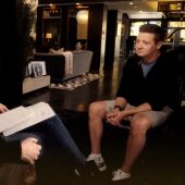 El actor Jeremy Renner, durante la entrevista exclusiva que ha concedido a la ABC tras su accidente del 1 de enero de 2023