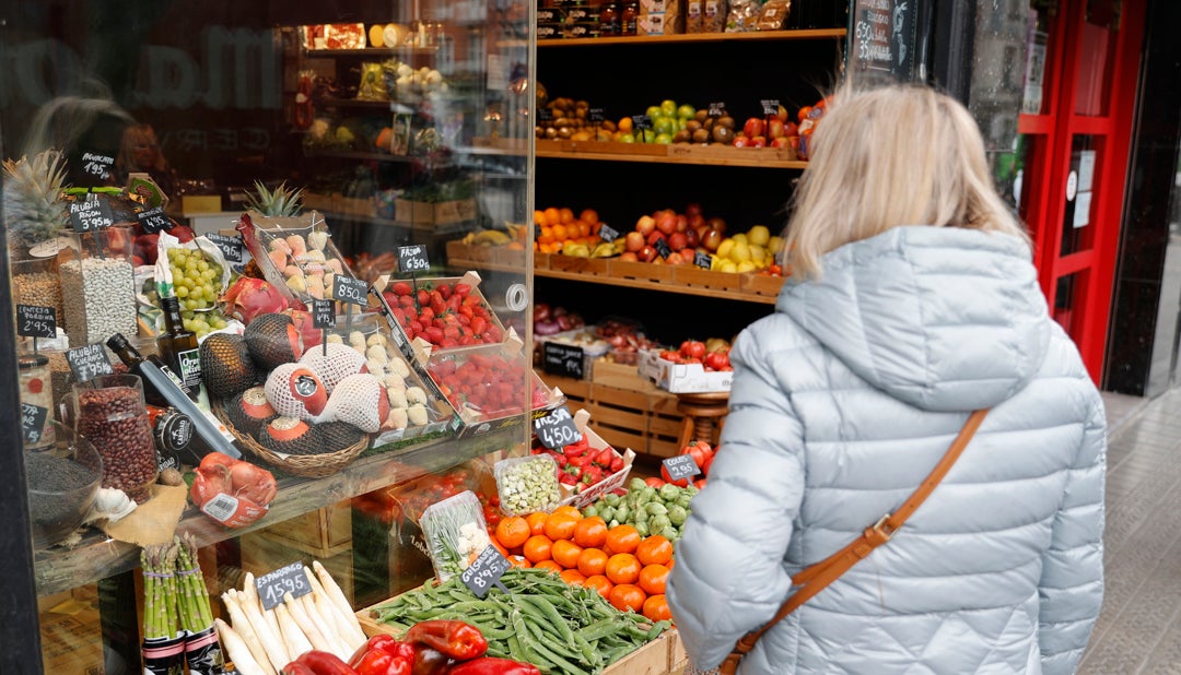 La inflación cae en marzo al 3,3%, la tasa más baja en año y medio La inflación cae en marzo al 3,3%, la tasa más baja en año y medio