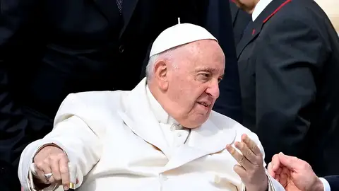 El Papa mejora "progresivamente" y da gracias "por los numerosos mensajes recibidos" El Papa mejora "progresivamente" y da gracias "por los numerosos mensajes recibidos"