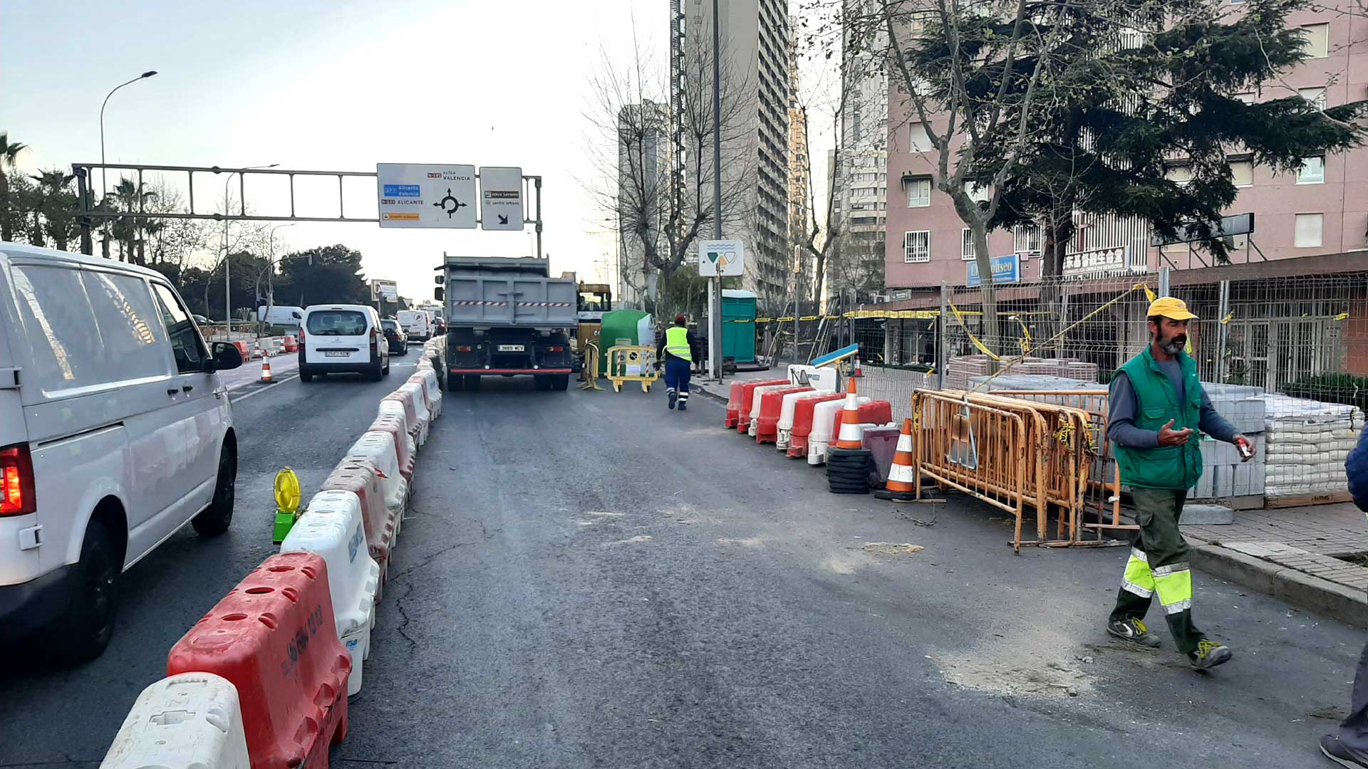 Benidorm habilita un nuevo carril directo en su principal acceso para Semana Santa Benidorm habilita un nuevo carril directo en su principal acceso para Semana Santa
