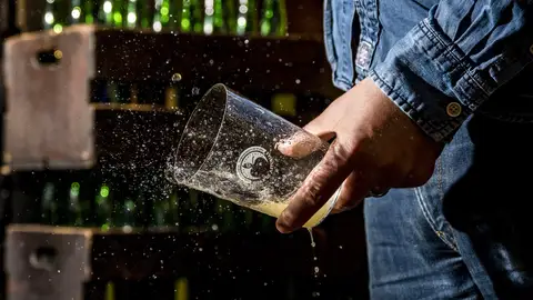 Técnica del escanciado Técnica del escanciado