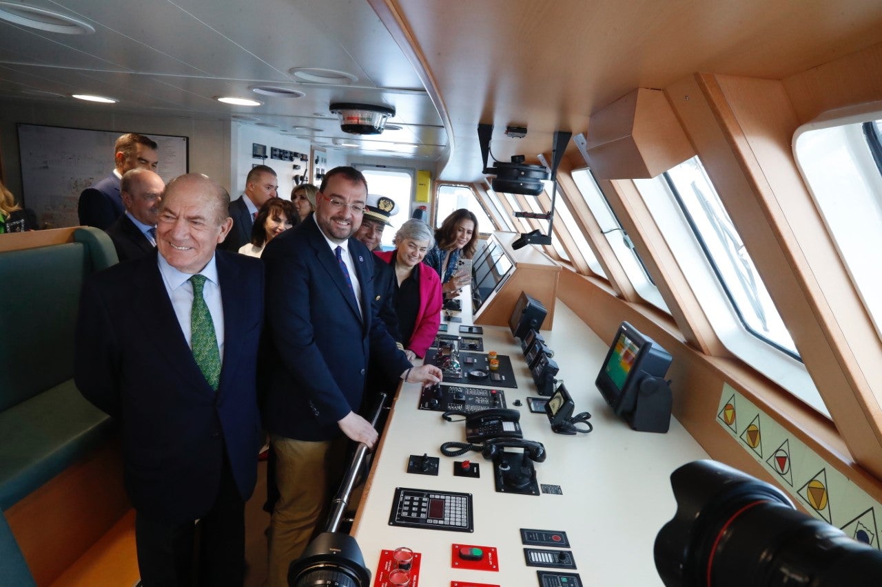 Armón bota el cuarto atunero del Grupo Mar Armón bota el cuarto atunero del Grupo Mar